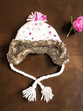 Gap Knit Embroidered Heart Earflap Fleece Lined Hat Faux Fur Trim
